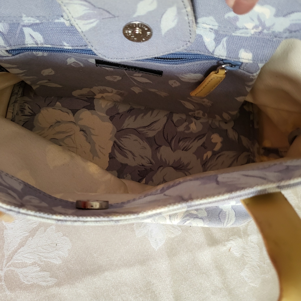 Nine & Co. Floral Tote in Gray/Blue and Tan - Picture 5 of 6